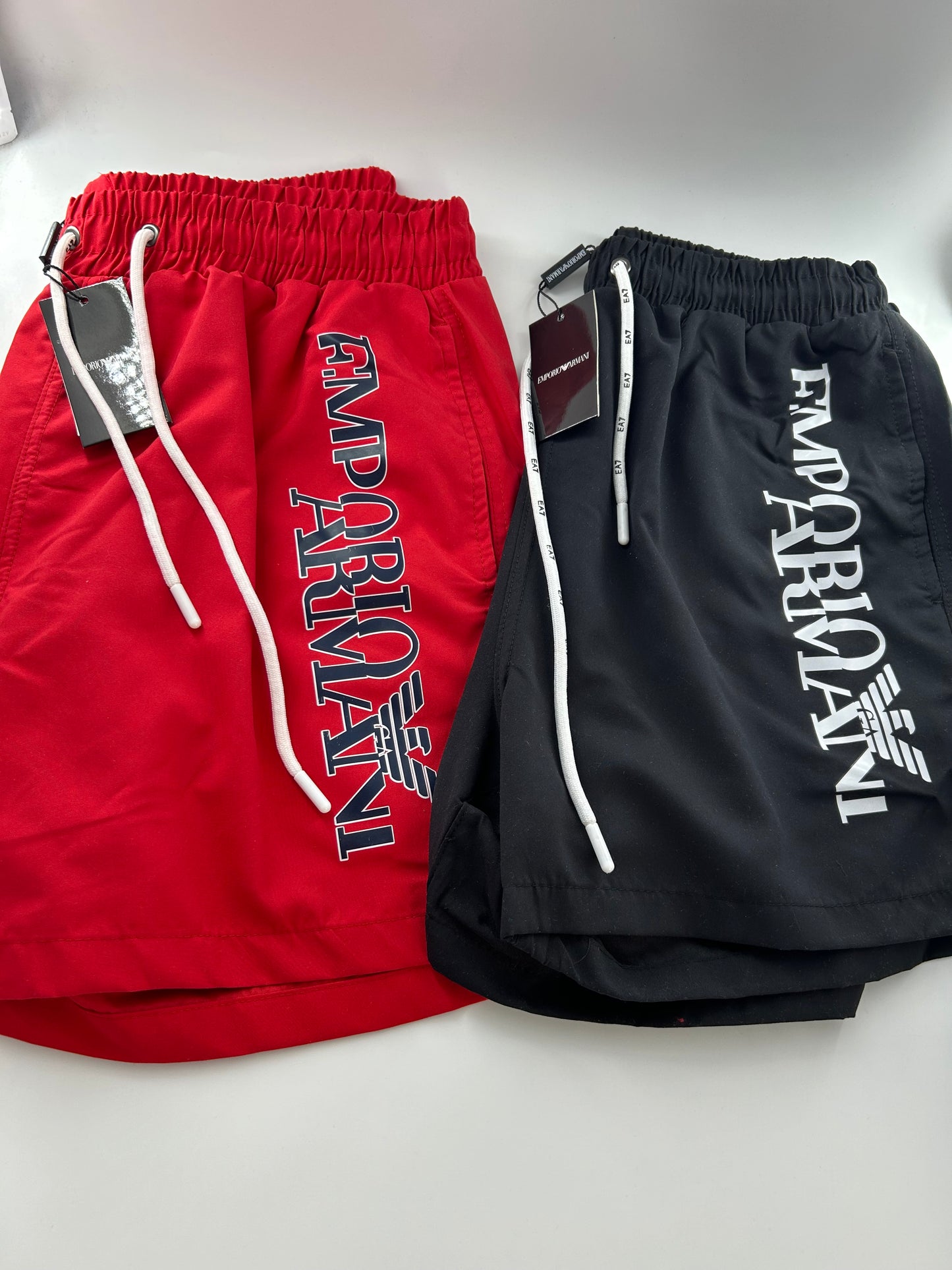 EMPORIO ARMANI Ανδρικά Μαγιό. 2 Χρώματα (μπλε) (μαύρο) ΤΙΜΗ ΓΙΑ ΕΝΑ ΤΕΜΑΧΙΟ.